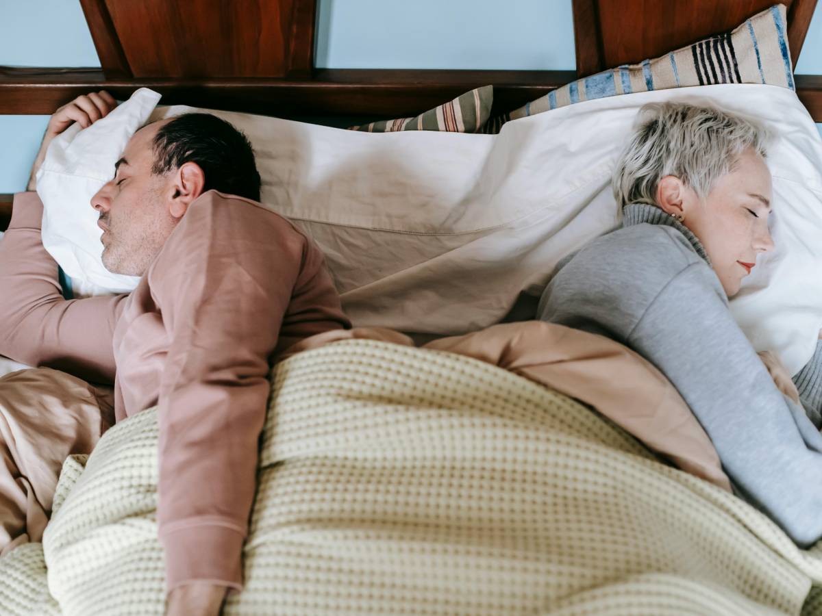 Francia, la proposta di legge sul matrimonio: "Rapporti sessuali tra coniugi non sono un obbligo"