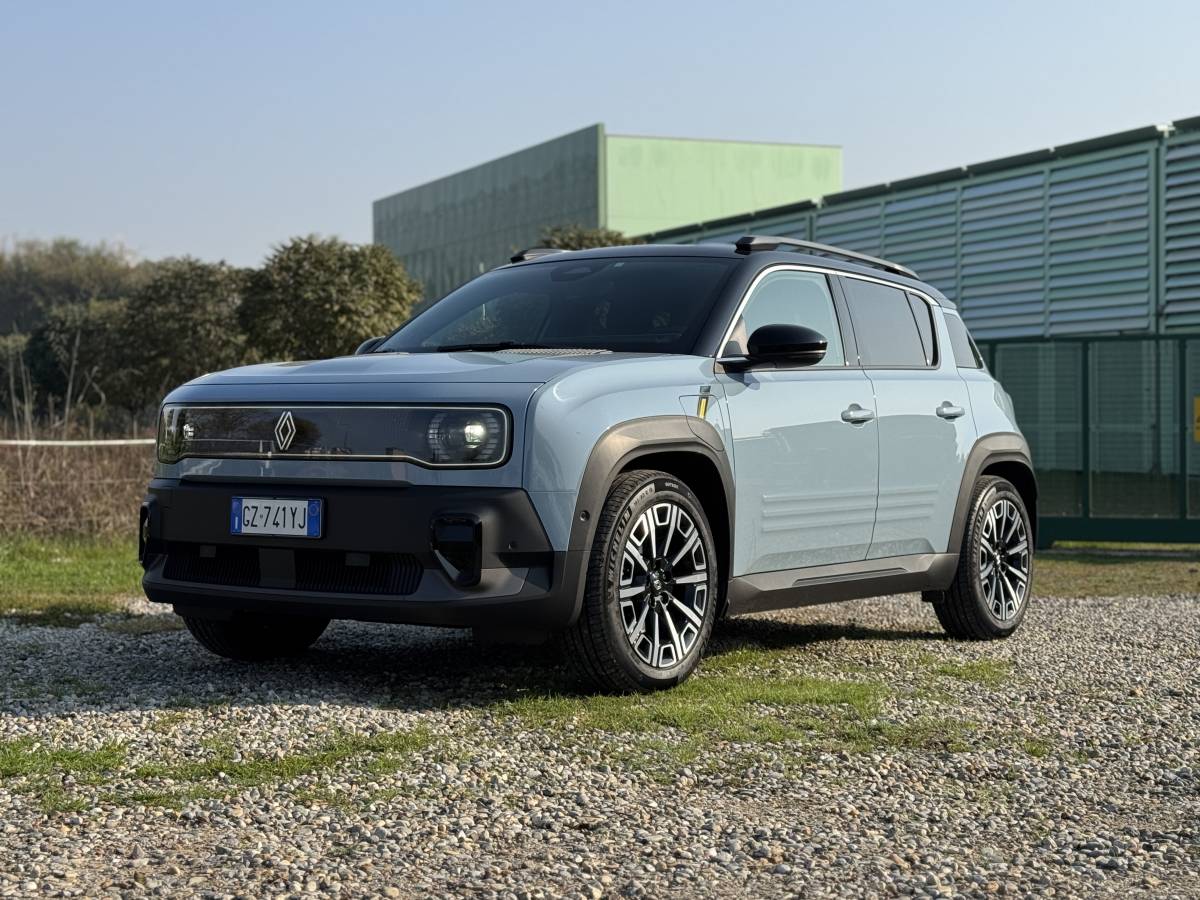renault 4 e tech l8217icona che torna elettrica con pi249 spazio e pi249 tecnologia da Ilgiornale.it renault 4 e tech l8217icona che torna elettrica con pi249 spazio e pi249 tecnologia
