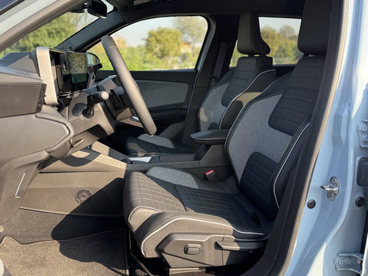 Renault 4 E-Tech: guarda la gallery della nuova proposta francese per la città 12