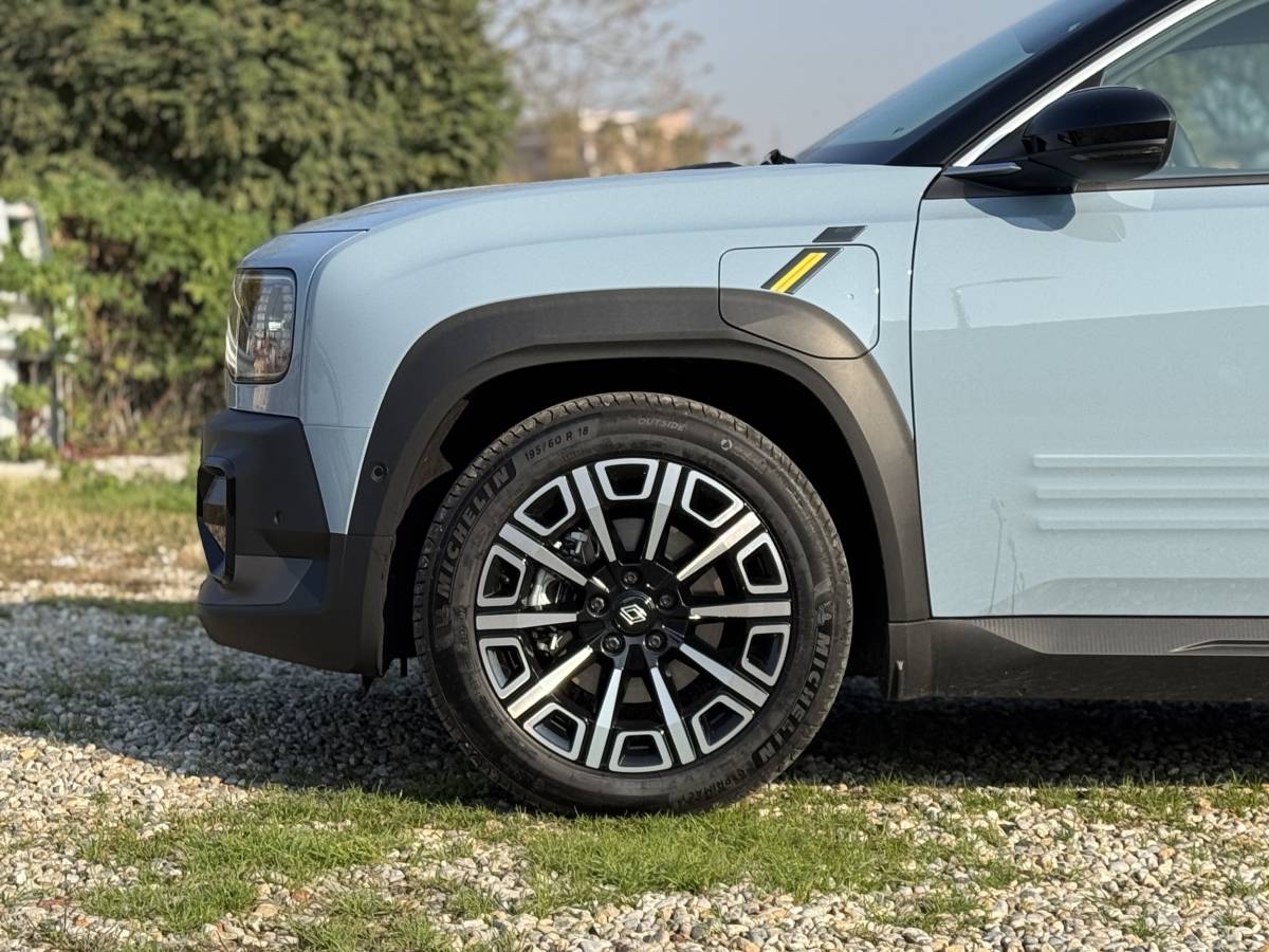 Renault 4 E-Tech: guarda la gallery della nuova proposta francese per la città 6