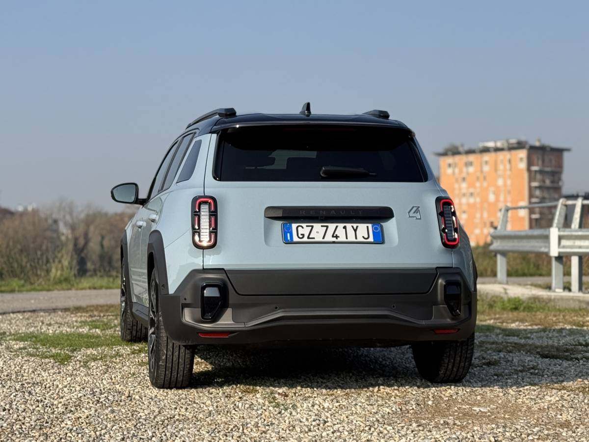 Renault 4 E-Tech: guarda la gallery della nuova proposta francese per la città 8