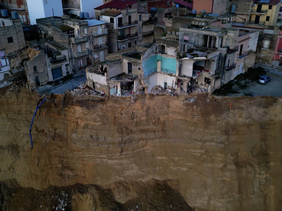 niscemi avviata un approfondita analisi di rischio il sindaco la colpa non 232 della natura da Ilgiornale.it niscemi avviata un approfondita analisi di rischio il sindaco la colpa non 232 della natura