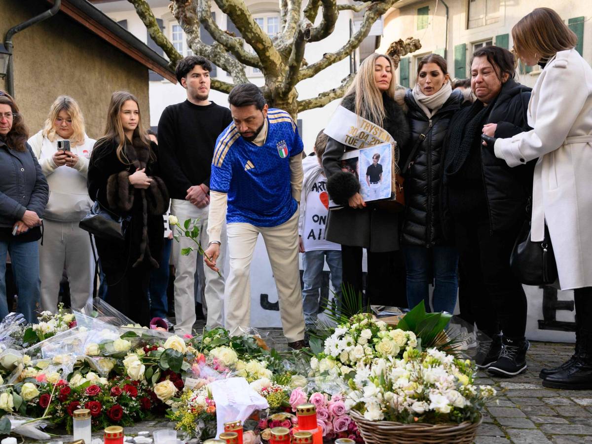 Crans Montana, sfregio al memoriale per le vittime. Polemica sul Comune