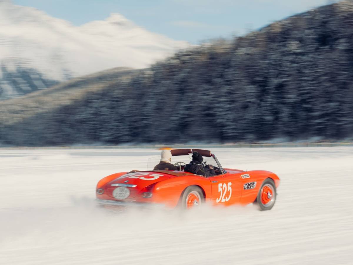 sant moritz sul ghiaccio l8217auto diventa arte e spettacolo da Ilgiornale.it sant moritz sul ghiaccio l8217auto diventa arte e spettacolo