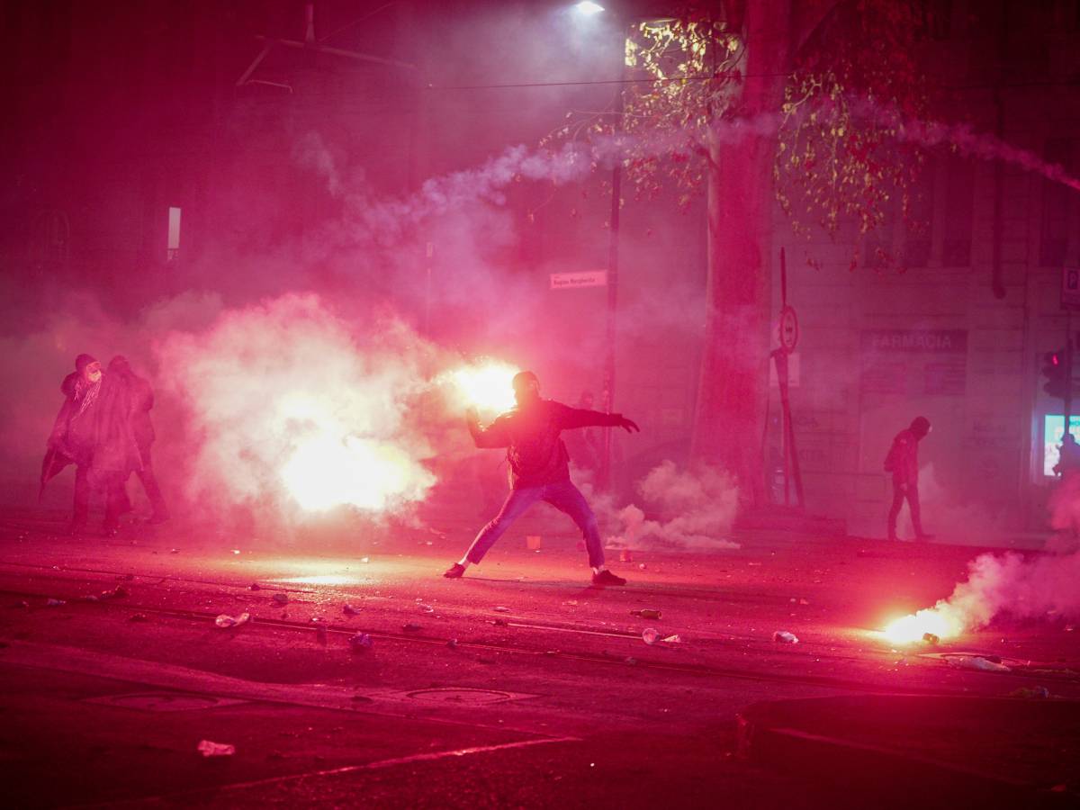 la doppia morale dei giudici comprensivi con i black bloc severi con le forze dell ordine da Ilgiornale.it la doppia morale dei giudici comprensivi con i black bloc severi con le forze dell ordine