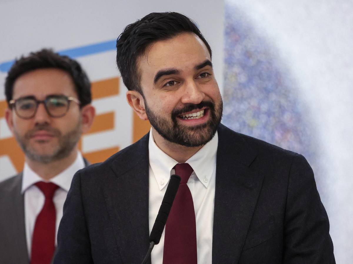 mamdani festeggia la giornata del velo islamico esplode la polemica celebra l iran mentre tortura le donne da Ilgiornale.it mamdani festeggia la giornata del velo islamico esplode la polemica celebra l iran mentre tortura le donne