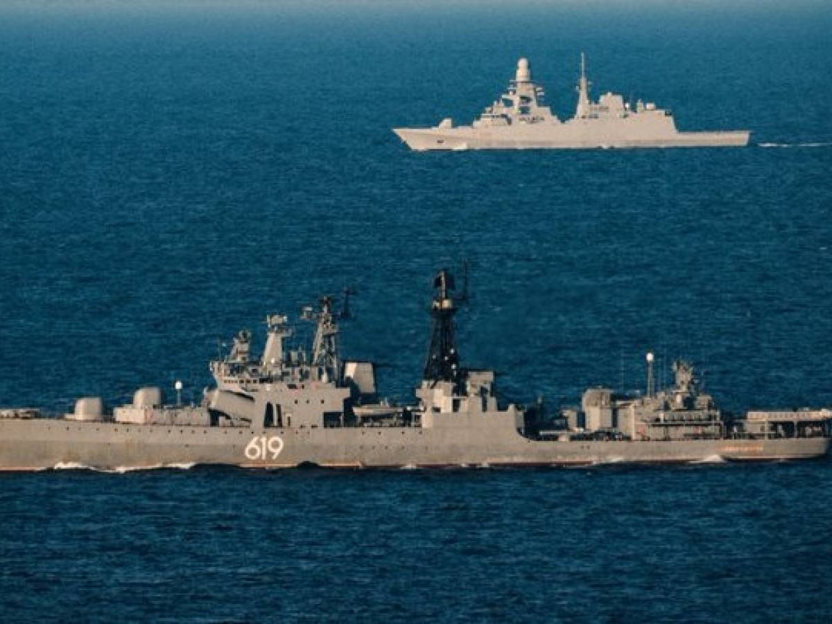 Flotta russa davanti alle coste della Sardegna; l