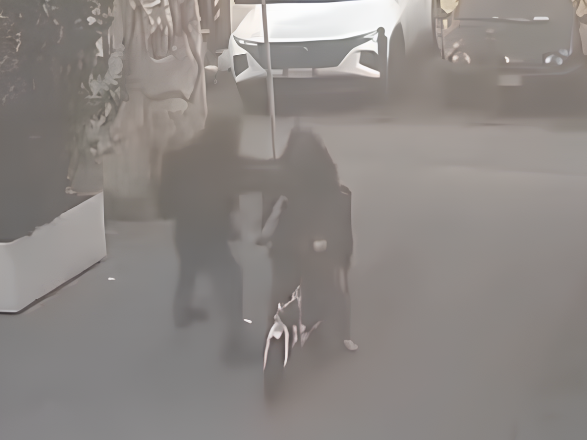 botte a caso in strada ma il tunisino terrore dei passanti resta libero da Ilgiornale.it botte a caso in strada ma il tunisino terrore dei passanti resta libero