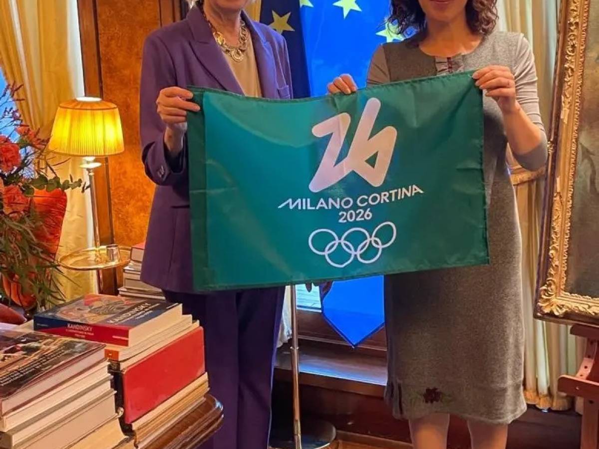 moratti incontra la vicepresidente della commissione europea roxana m238nzatu da Ilgiornale.it moratti incontra la vicepresidente della commissione europea roxana m238nzatu