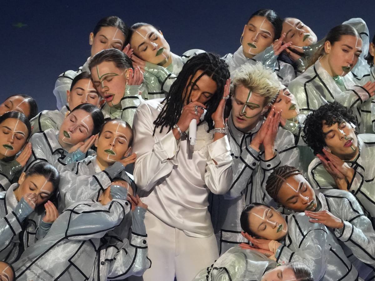 A Ghali medaglia di latta: "Non ha capito niente delle Olimpiadi"