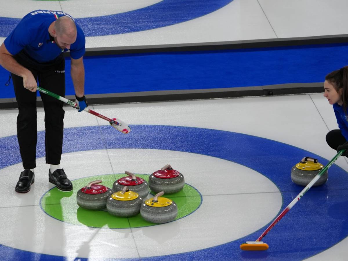 Milano Cortina, l’Italia del curling sconfitta dalla Svezia nel doppio misto