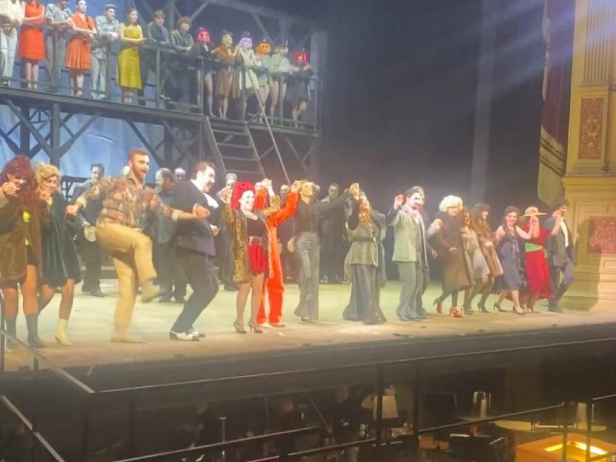 I grillini attaccano Beatrice Venezi, ma il pubblico le regala l’ennesima standing ovation I grillini attaccano Beatrice Venezi, ma il pubblico le regala l’ennesima standing ovation