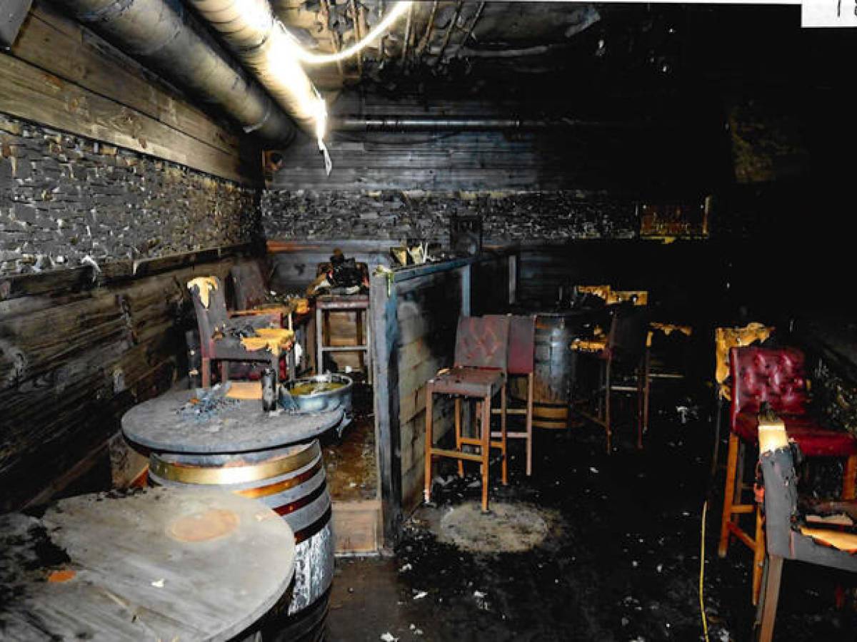 crans montana il padre di una vittima denuncia il figlioccio dei moretti bloccato una via di fuga da Ilgiornale.it crans montana il padre di una vittima denuncia il figlioccio dei moretti bloccato una via di fuga