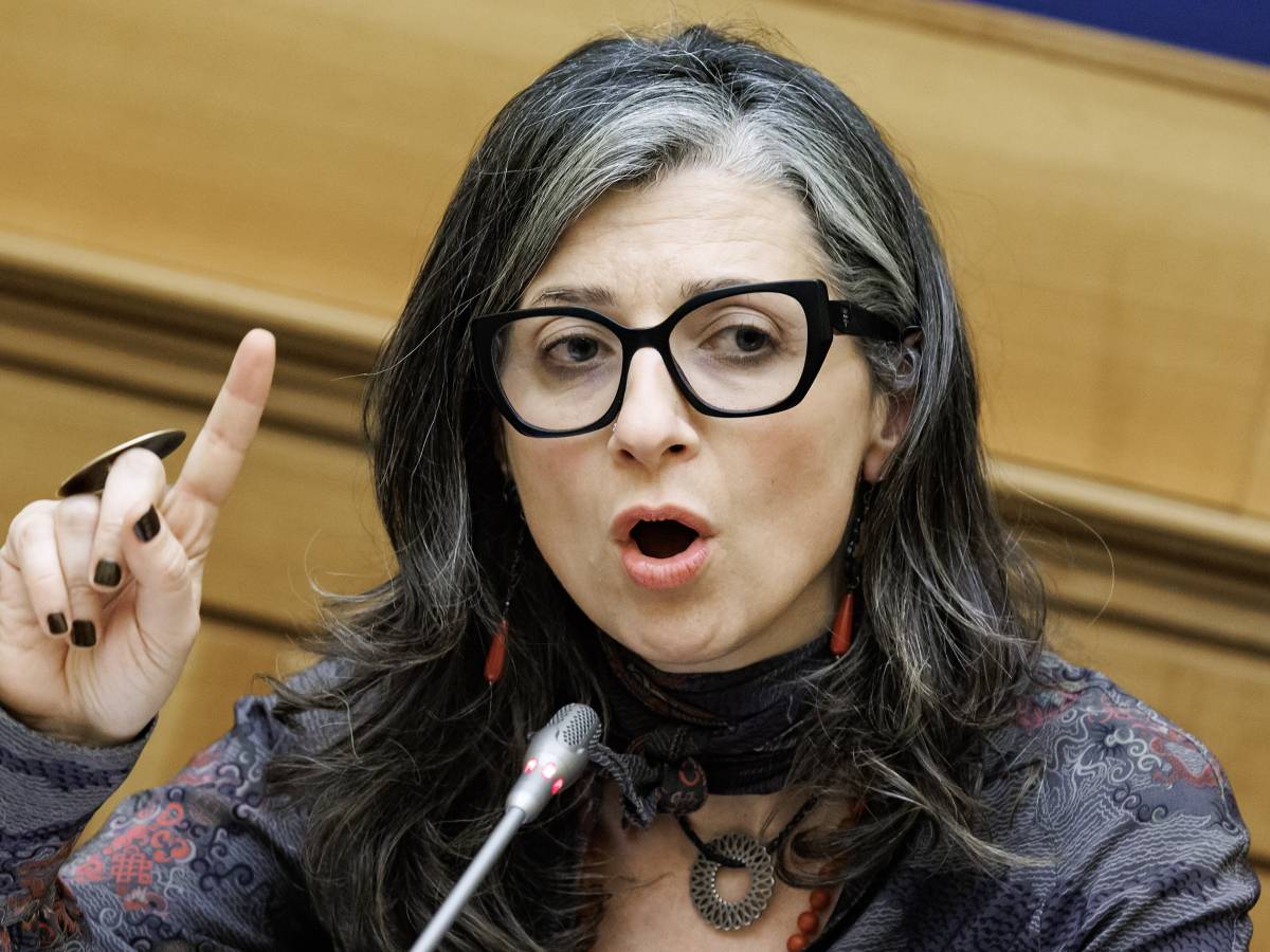 francia pronta al passo indietro cos236 francesca albanese spacca l onu da Ilgiornale.it francia pronta al passo indietro cos236 francesca albanese spacca l onu