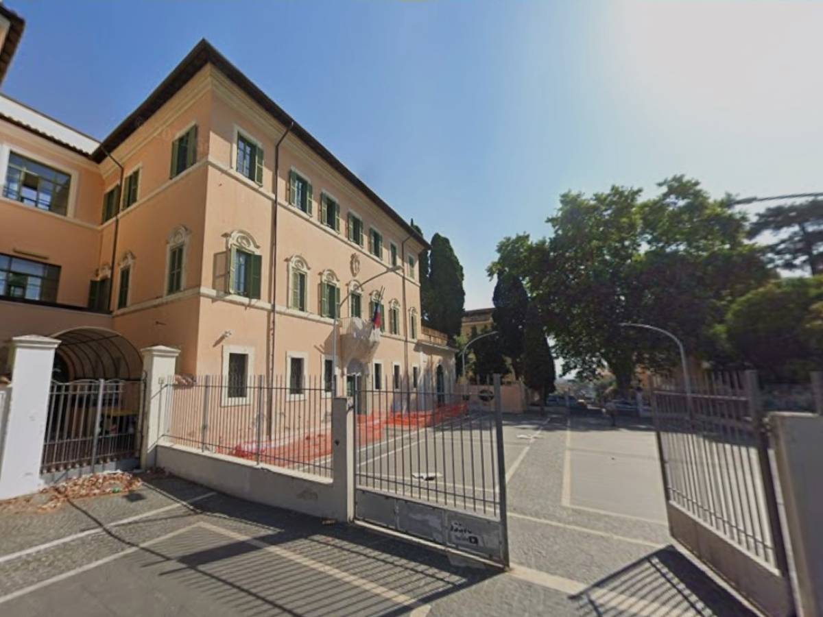 paura a roma finta babysitter tenta di rapire una bambina di 3 anni dall asilo da Ilgiornale.it paura a roma finta babysitter tenta di rapire una bambina di 3 anni dall asilo