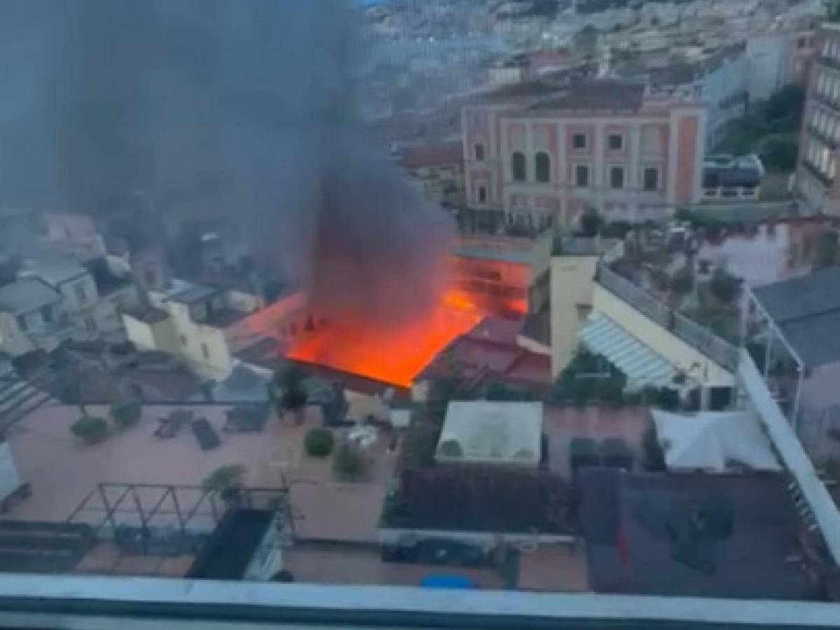 distrutto il sannazaro napoli ferita da Ilgiornale.it distrutto il sannazaro napoli ferita