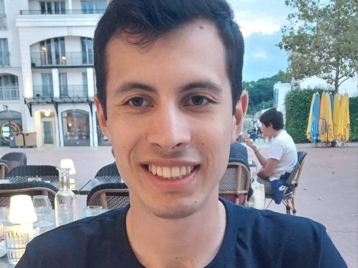 Macron vuole zittire la Meloni perché parla delle brigate Antifa Macron vuole zittire la Meloni perché parla delle brigate Antifa