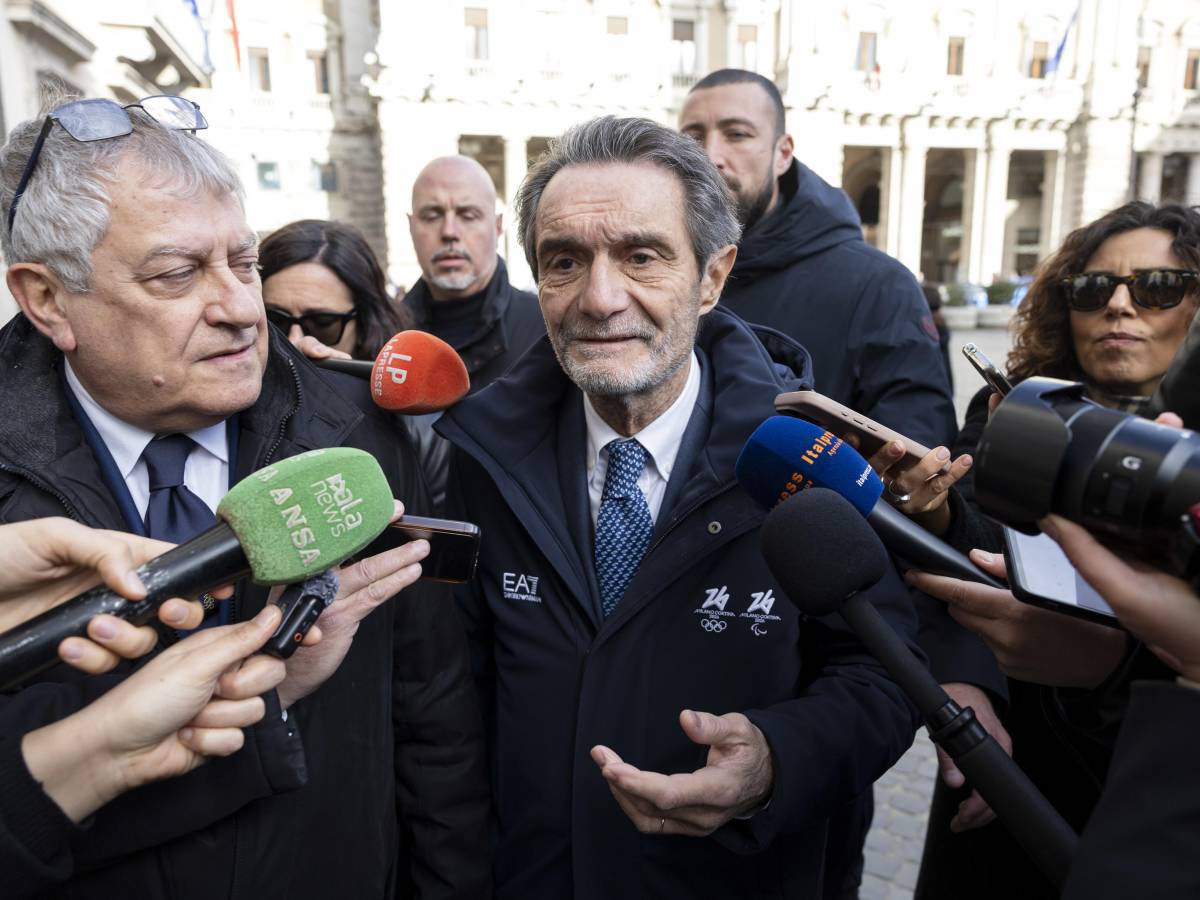 "Contro di me inaccettabili minacce di morte". La denuncia di Attilio Fontana "Contro di me inaccettabili minacce di morte". La denuncia di Attilio Fontana