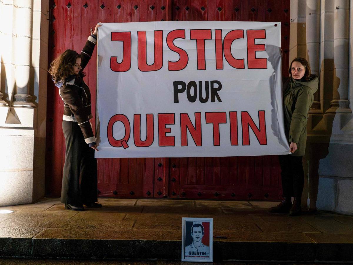 Caso Quentin, Fratoianni: "No alla delegittimazione dell’antifascismo" Caso Quentin, Fratoianni: "No alla delegittimazione dell’antifascismo"