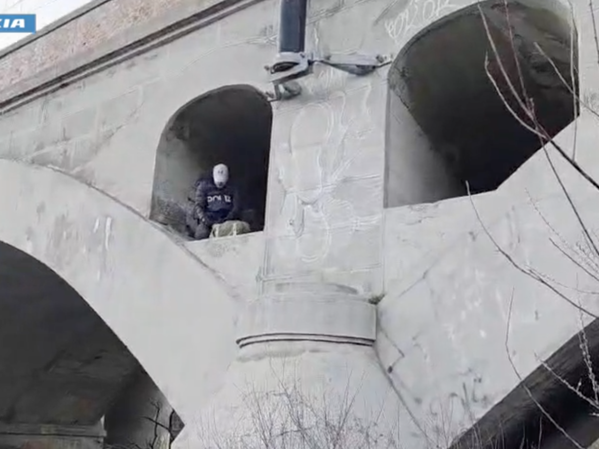 dai 300 euro per il taxi ai 50 a piedi ecco il business dei migranti da Ilgiornale.it dai 300 euro per il taxi ai 50 a piedi ecco il business dei migranti