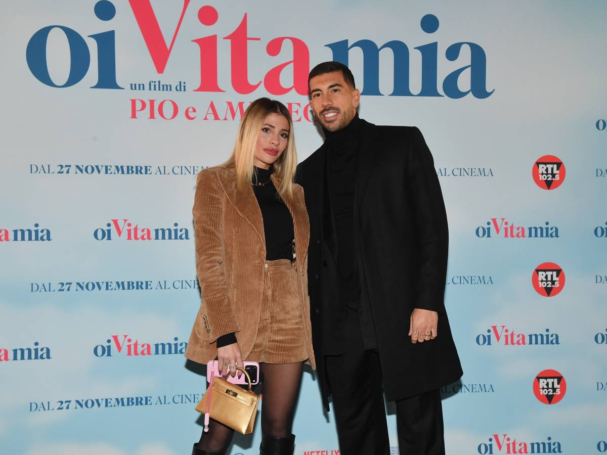 ibiza il gender reveal allo stadio le nozze nella chiesa di totti e ilary la storia tra chiara nasti e mattia zaccagni da Ilgiornale.it ibiza il gender reveal allo stadio le nozze nella chiesa di totti e ilary la storia tra chiara nasti e mattia zaccagni