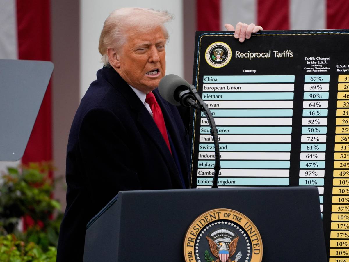 "Non aveva il potere di imporli". La Corte Suprema Usa boccia i dazi di Trump: cosa succede ora