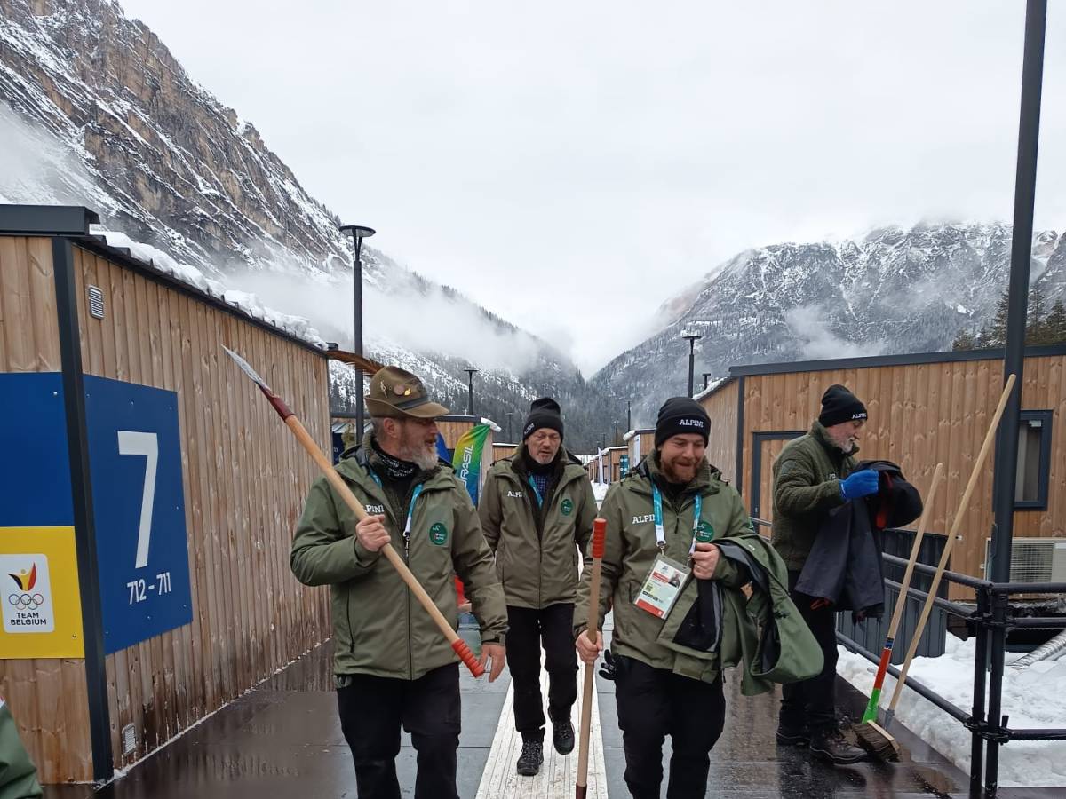 i volontari alpini in campo per i giochi le penne nere sempre presenti da Ilgiornale.it i volontari alpini in campo per i giochi le penne nere sempre presenti