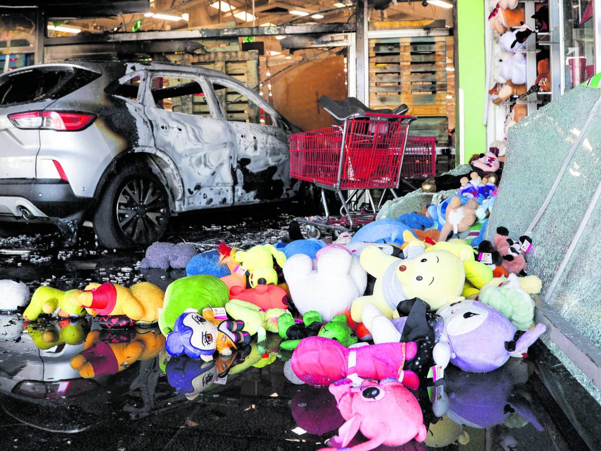 caos messico guerriglia narcos e decine di morti da Ilgiornale.it caos messico guerriglia narcos e decine di morti