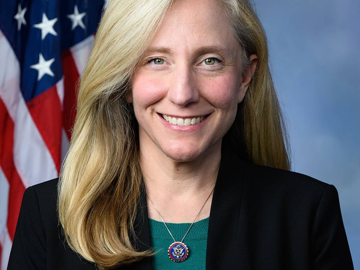 chi 232 la governatrice dem che ha risposto al discorso del presidente da Ilgiornale.it chi 232 la governatrice dem che ha risposto al discorso del presidente