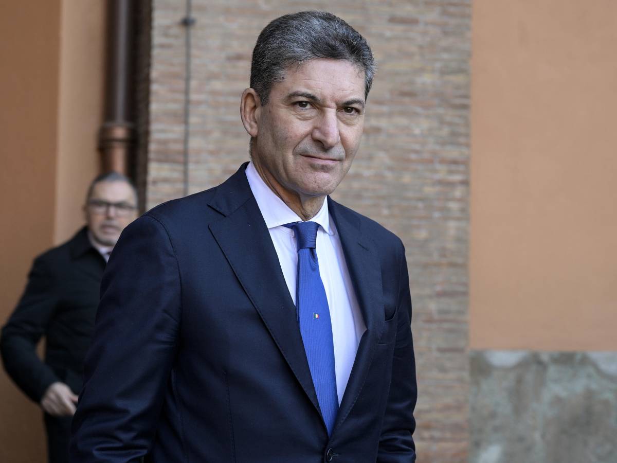 il capo della polizia pisani cinturrino destituito subito ora chiarire la posizione degli altri agenti da Ilgiornale.it il capo della polizia pisani cinturrino destituito subito ora chiarire la posizione degli altri agenti