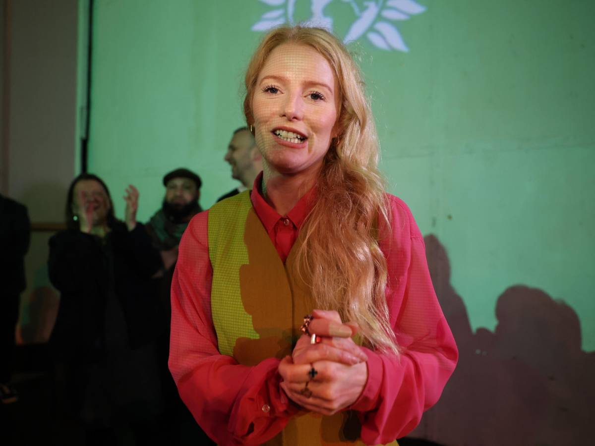 Clamorosa sconfitta dei Laburisti in una roccaforte rossa, vincono i Verdi. Starmer traballa