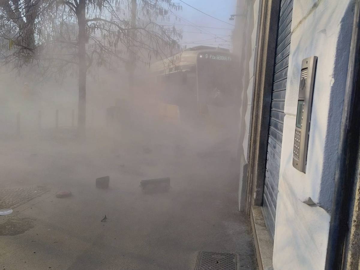 deraglia tram a milano e investe alcune persone ci sono feriti un testimone ho visto la morte in faccia da Ilgiornale.it deraglia tram a milano e investe alcune persone ci sono feriti un testimone ho visto la morte in faccia