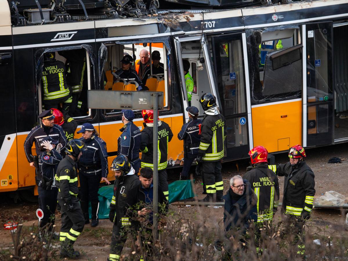 la fermata saltata e lo schianto il 9 fuori dai binari due vittime da Ilgiornale.it la fermata saltata e lo schianto il 9 fuori dai binari due vittime
