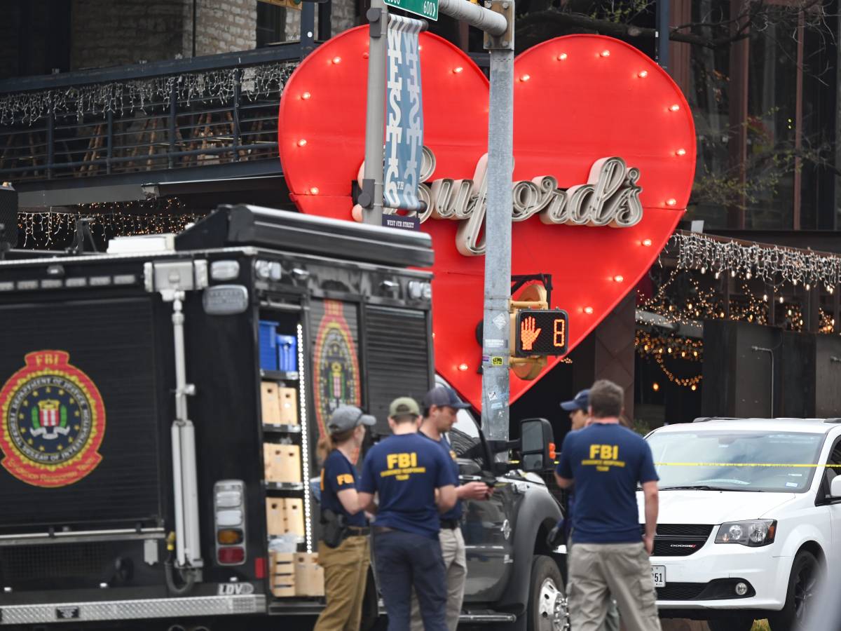 texas uomo con abiti islamici spara in un bar e uccide tre persone fbi terrorismo forse legato all iran da Ilgiornale.it texas uomo con abiti islamici spara in un bar e uccide tre persone fbi terrorismo forse legato all iran