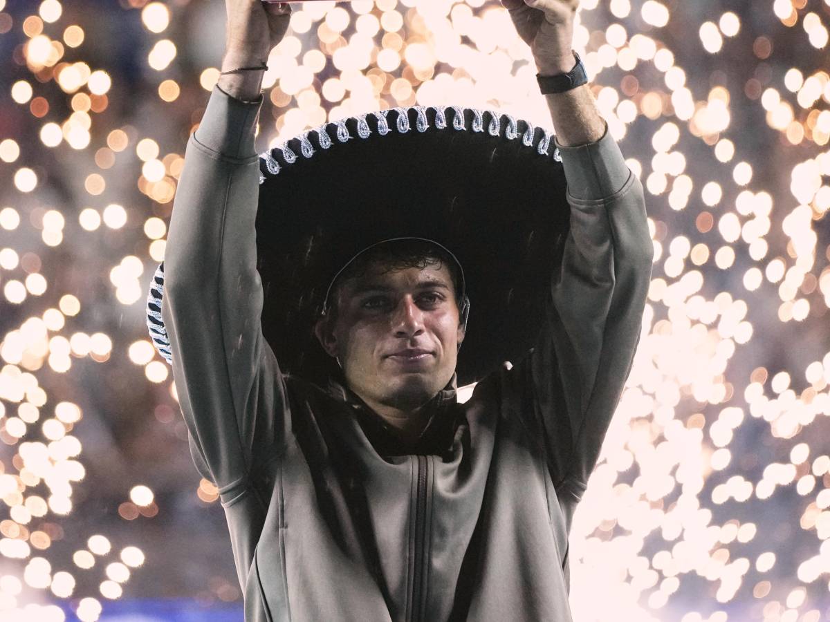 Non solo Sinner e Musetti. Cobolli vince l Non solo Sinner e Musetti. Cobolli vince l