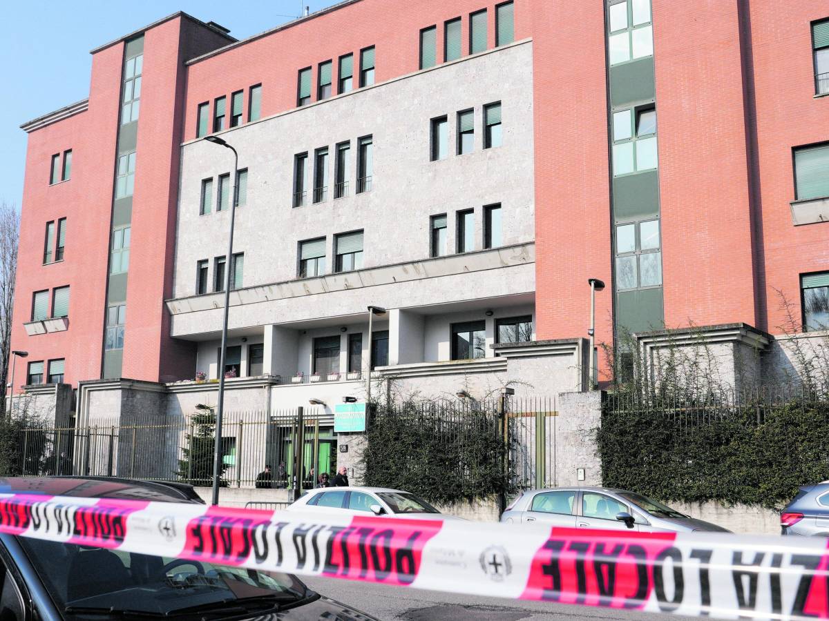 mecenate via il dirigente da luned236 sar224 in questura da Ilgiornale.it mecenate via il dirigente da luned236 sar224 in questura