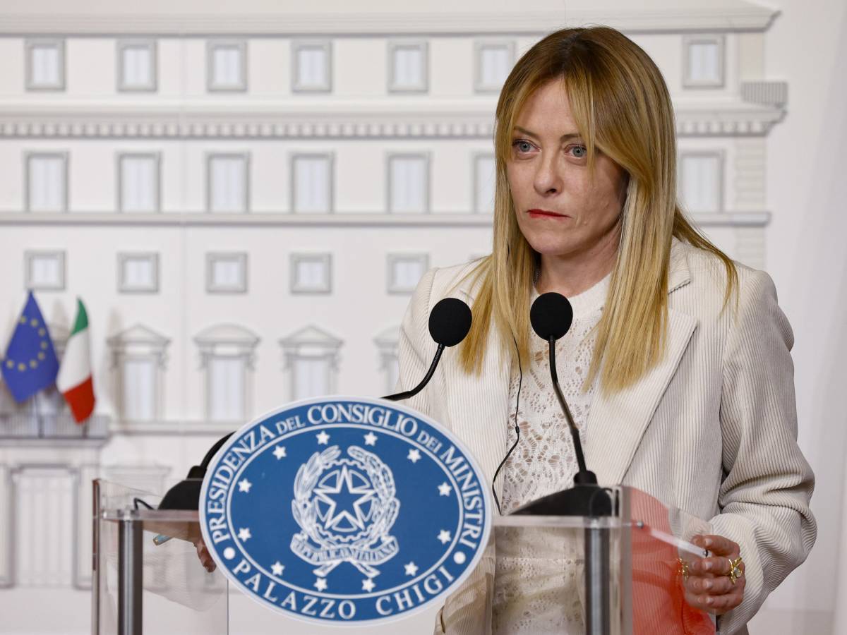 l allerta del viminale vertice sulla sicurezza meloni chiama il colle da Ilgiornale.it l allerta del viminale vertice sulla sicurezza meloni chiama il colle