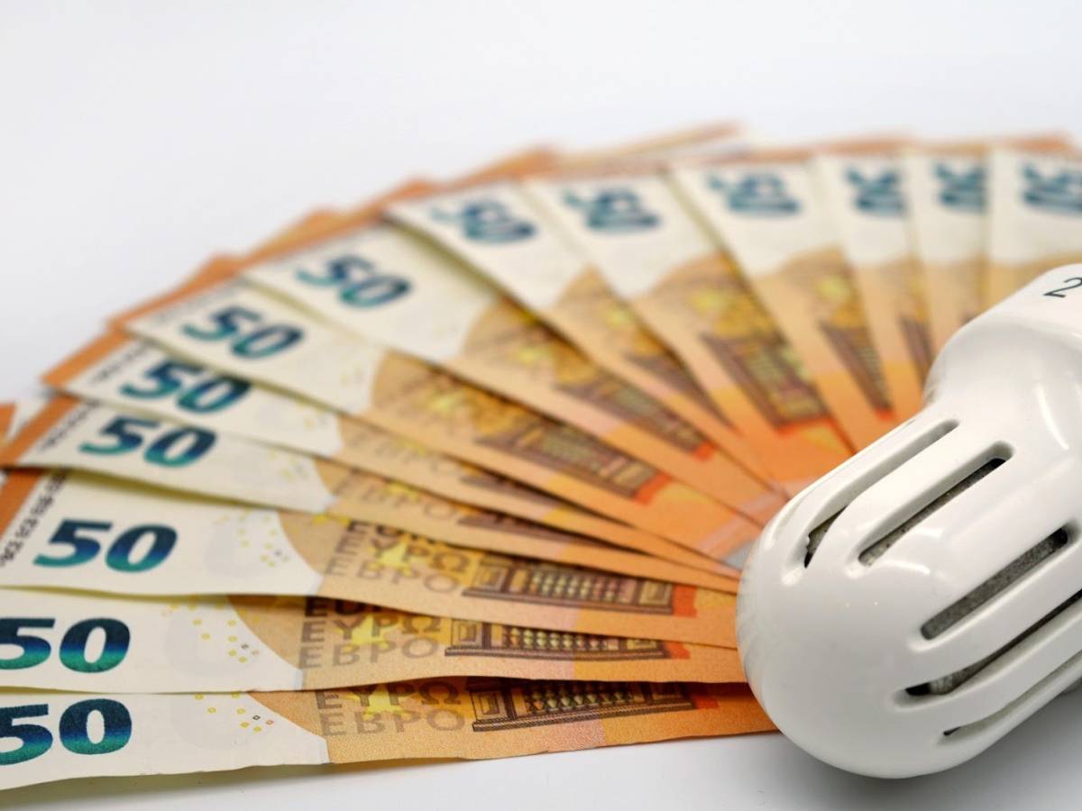 Dal conflitto alle bollette: il costo della guerra sulle tasche degli italiani Dal conflitto alle bollette: il costo della guerra sulle tasche degli italiani