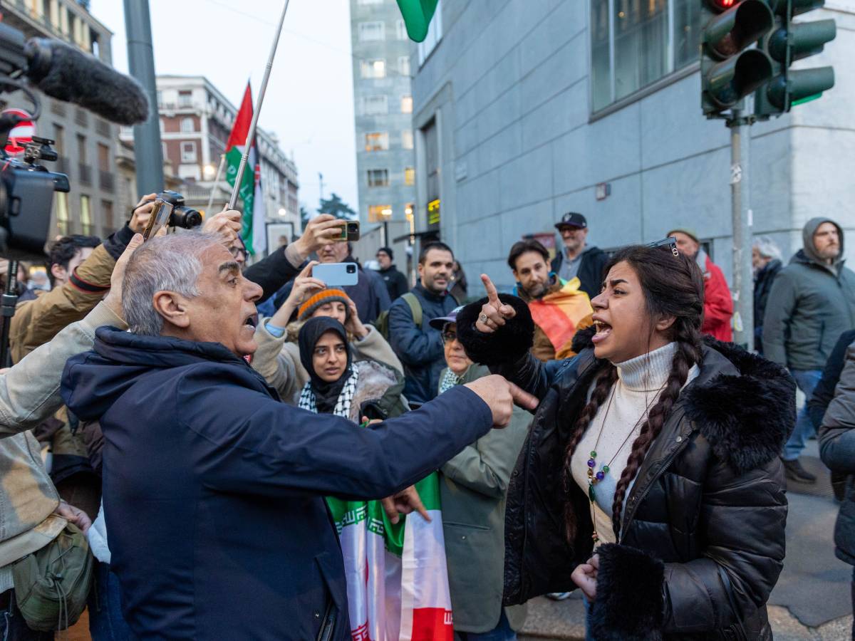 spie di cia e mossad fasciste iraniane lo sfregio dei pro regime al sit in di cgil anpi e arci da Ilgiornale.it spie di cia e mossad fasciste iraniane lo sfregio dei pro regime al sit in di cgil anpi e arci