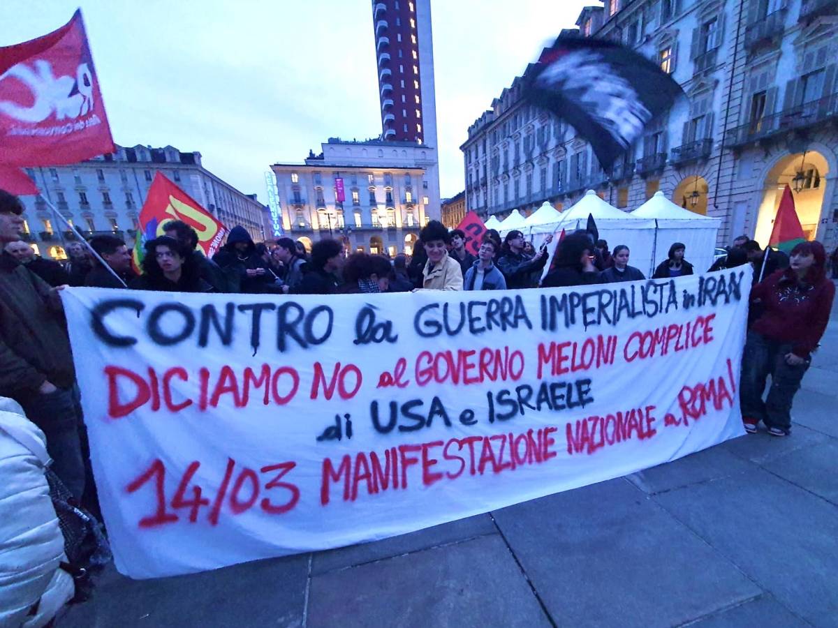Torino, gli iraniani contestano la sinistra: "Grazie Trump! Chiediamo aiuto militare come l
