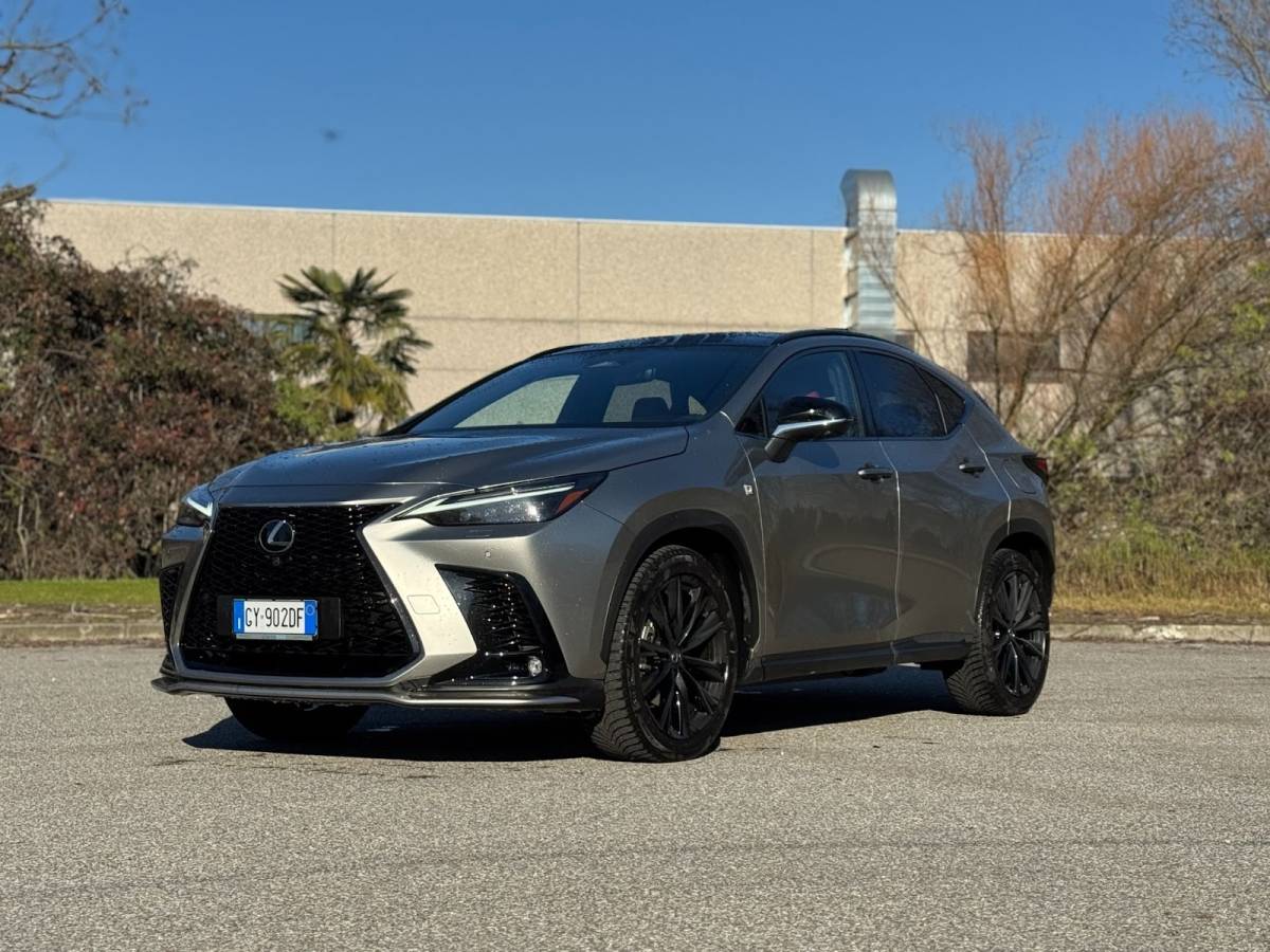 lexus nx 450h ibrida plug in bassi consumi e si guida in prima classe da Ilgiornale.it lexus nx 450h ibrida plug in bassi consumi e si guida in prima classe