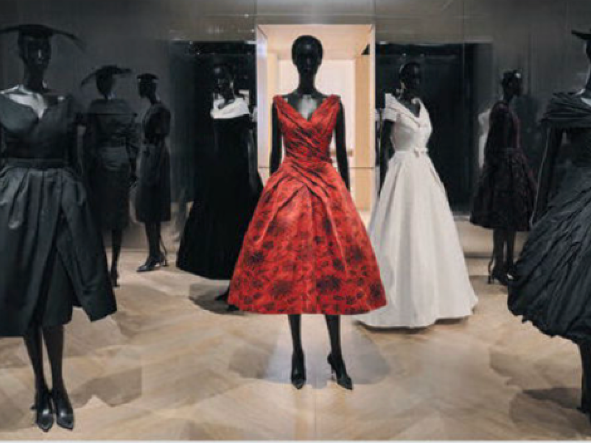 la passione di ben ala239a per le creazioni di dior nel suo archivio segreto da Ilgiornale.it la passione di ben ala239a per le creazioni di dior nel suo archivio segreto
