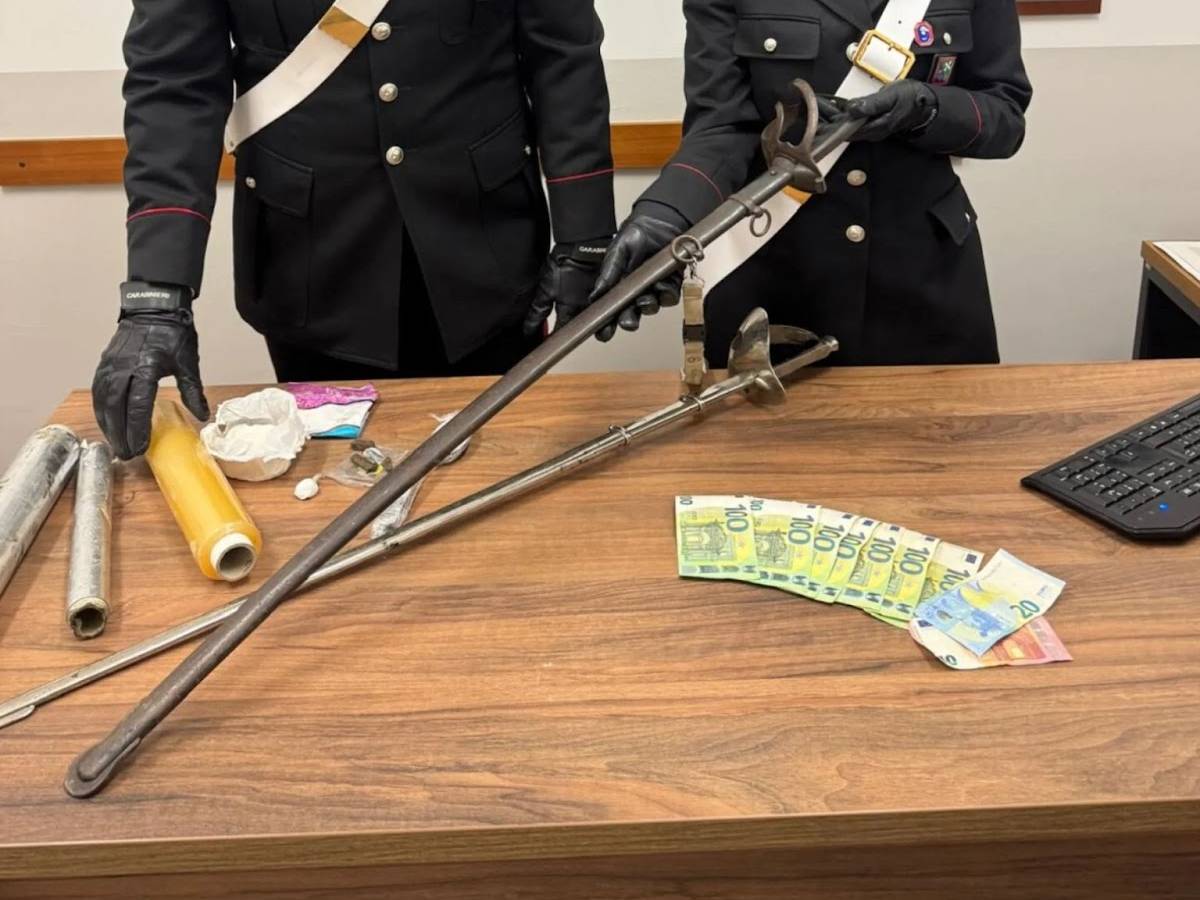 Orrore nella Bergamasca, marocchino aggredisce 26enne con una sciabola e la stupra Orrore nella Bergamasca, marocchino aggredisce 26enne con una sciabola e la stupra