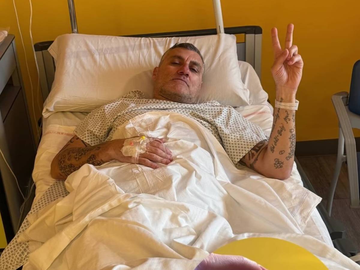 bobo vieri in ospedale il post a sorpresa dopo l intervento al ginocchio cosa 232 successo da Ilgiornale.it bobo vieri in ospedale il post a sorpresa dopo l intervento al ginocchio cosa 232 successo