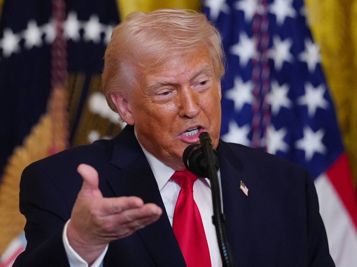 "Sarebbe morto entro giugno", Trump e la "diagnosi terminale" del deputato Dunn: la rivelazione scatena la bufera "Sarebbe morto entro giugno", Trump e la "diagnosi terminale" del deputato Dunn: la rivelazione scatena la bufera