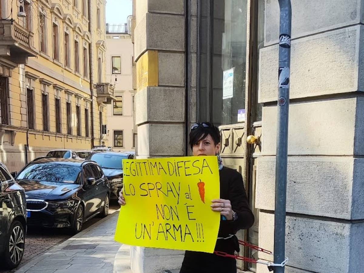 dall acquisto online all indagine penale il paradosso dello spray al peperoncino acquistato online da Ilgiornale.it dall acquisto online all indagine penale il paradosso dello spray al peperoncino acquistato online