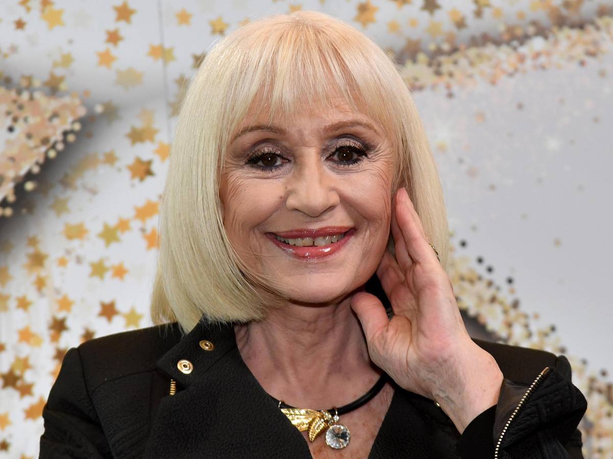 spunta un figlio adottivo segreto di raffaella carr224 232 il suo segretario gian luca pelloni bulzoni ora anche erede unico da Ilgiornale.it spunta un figlio adottivo segreto di raffaella carr224 232 il suo segretario gian luca pelloni bulzoni ora anche erede unico