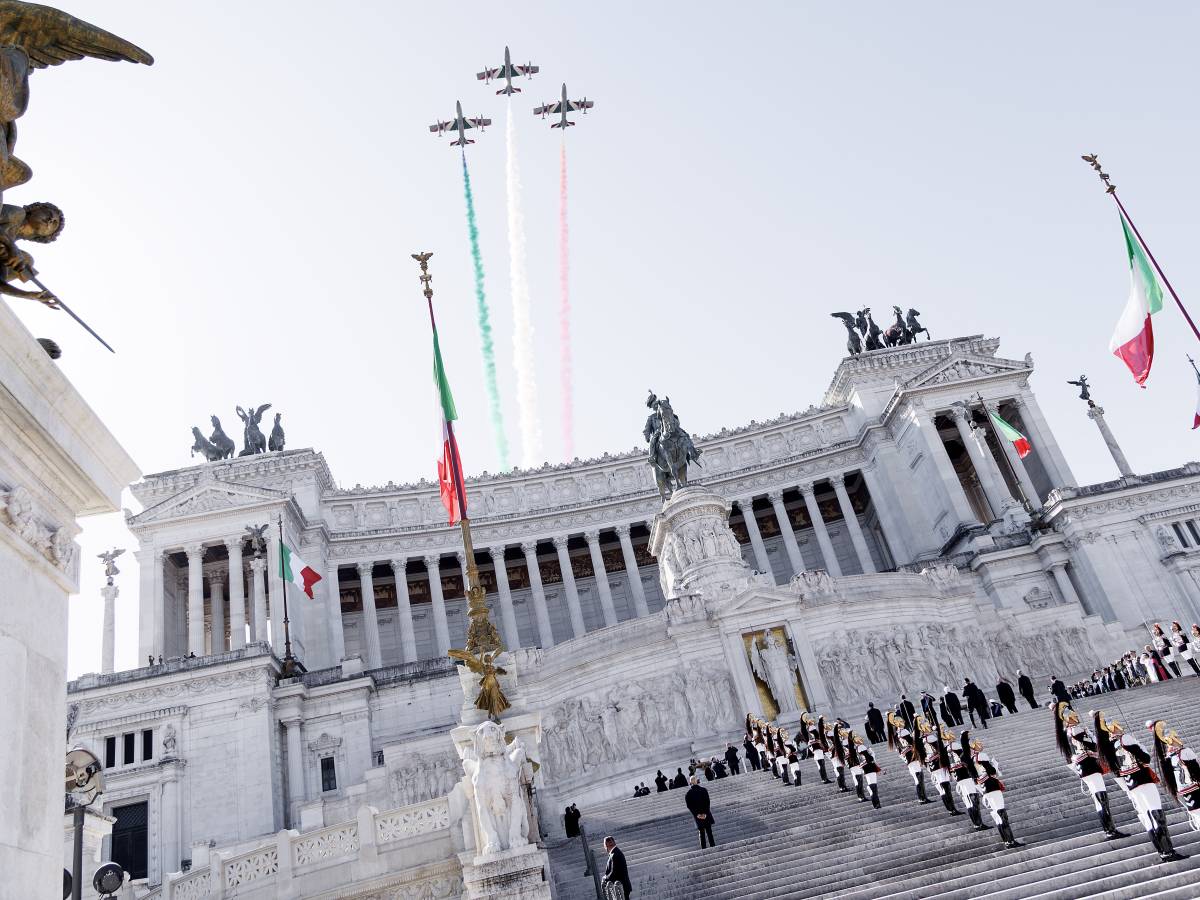 gli eroi del tricolore dagli esuli ai militari ecco chi ha resistito alle bandiere rosse da Ilgiornale.it gli eroi del tricolore dagli esuli ai militari ecco chi ha resistito alle bandiere rosse