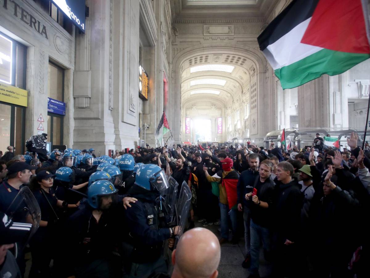 scontri a corteo pro pal a milano altre 8 misure cautelari da Ilgiornale.it scontri a corteo pro pal a milano altre 8 misure cautelari