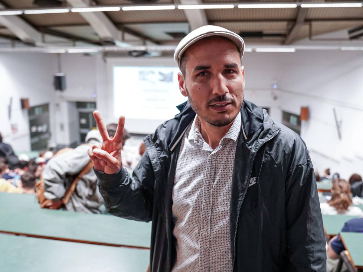 baya elogia i terroristi iraniani e fa propaganda per il no al referendum da Ilgiornale.it baya elogia i terroristi iraniani e fa propaganda per il no al referendum